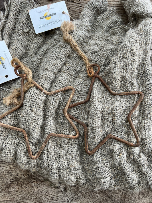 Wire star pendant rust