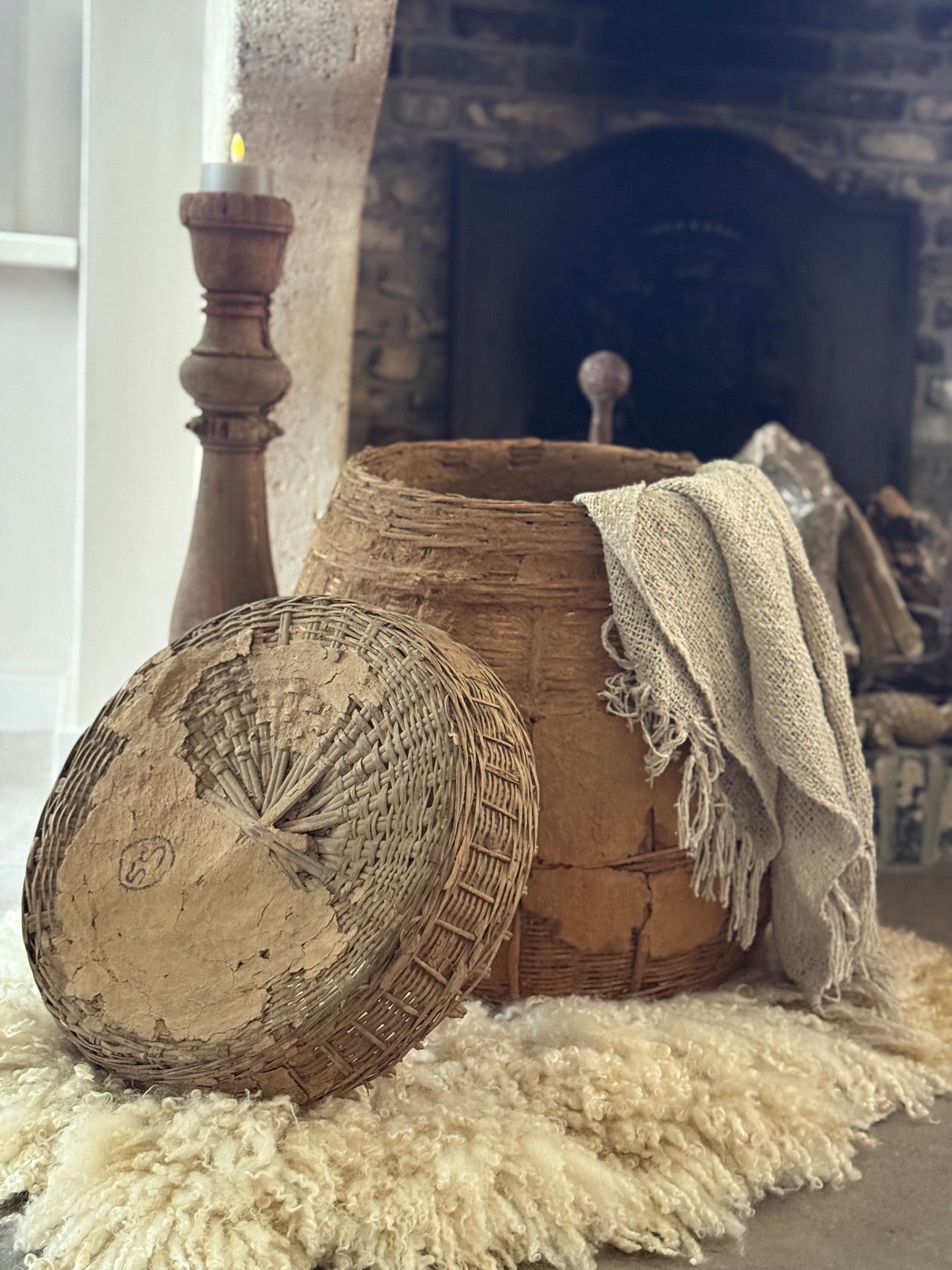 Old clay basket from India – Ø46 x H40 cm