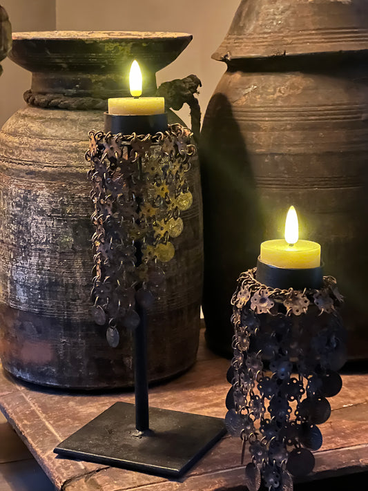 Candlestick with sequin chain