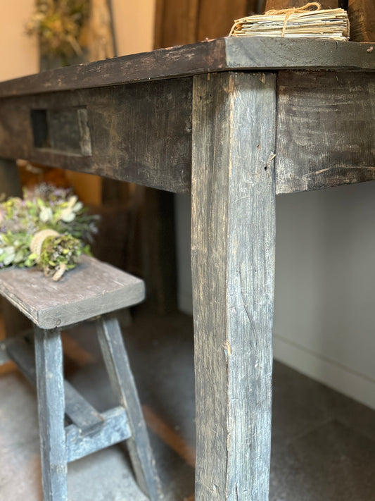 Writing table, Aura Peeperkorn 120 cm.