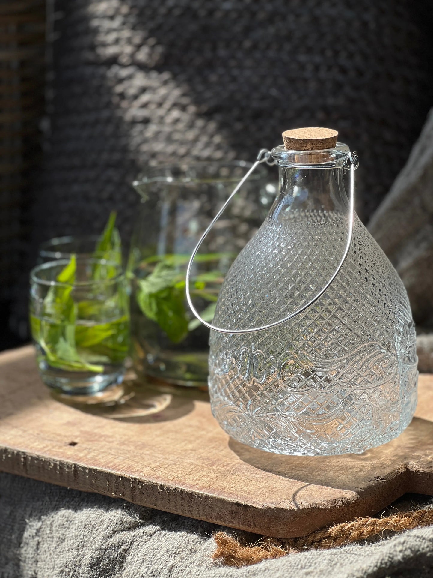 Wasp pot processed glass
