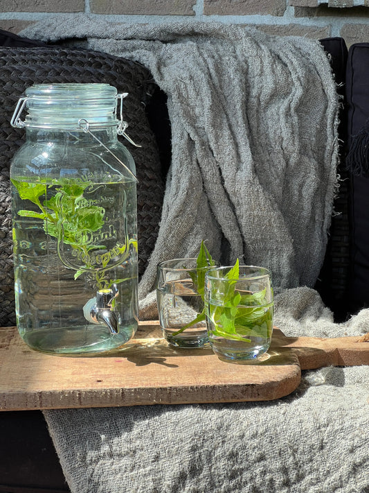 Sap dispenser met flip top