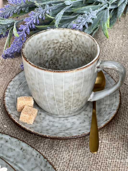 Cup and saucer "Lizzy"