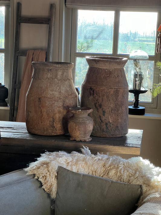 Old Naga pot XXL (right in the picture)