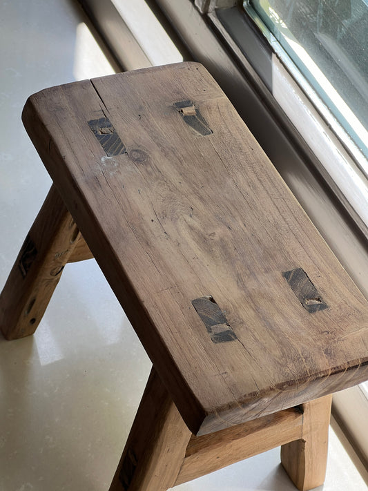 Windowsill stool (5)