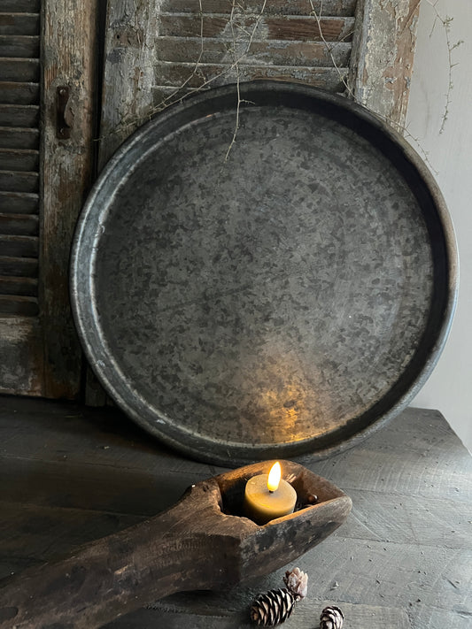 Iron tray, available in M and L