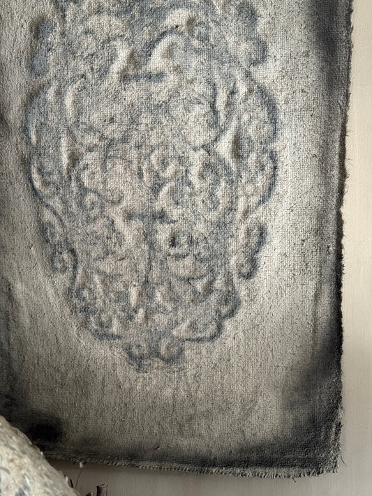 Limewash cloth with ornamental print (LHK02)