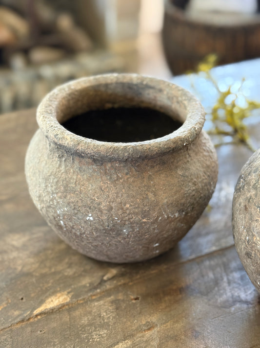 Uniek oud kruikje van Be-Uniq uit India – verweerd bruin (LH01) Linker op de afbeelding