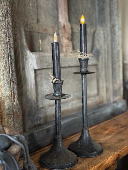 Old look candlestick, available in M and L