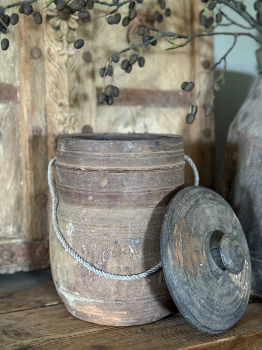 Nepalese pot with lid
