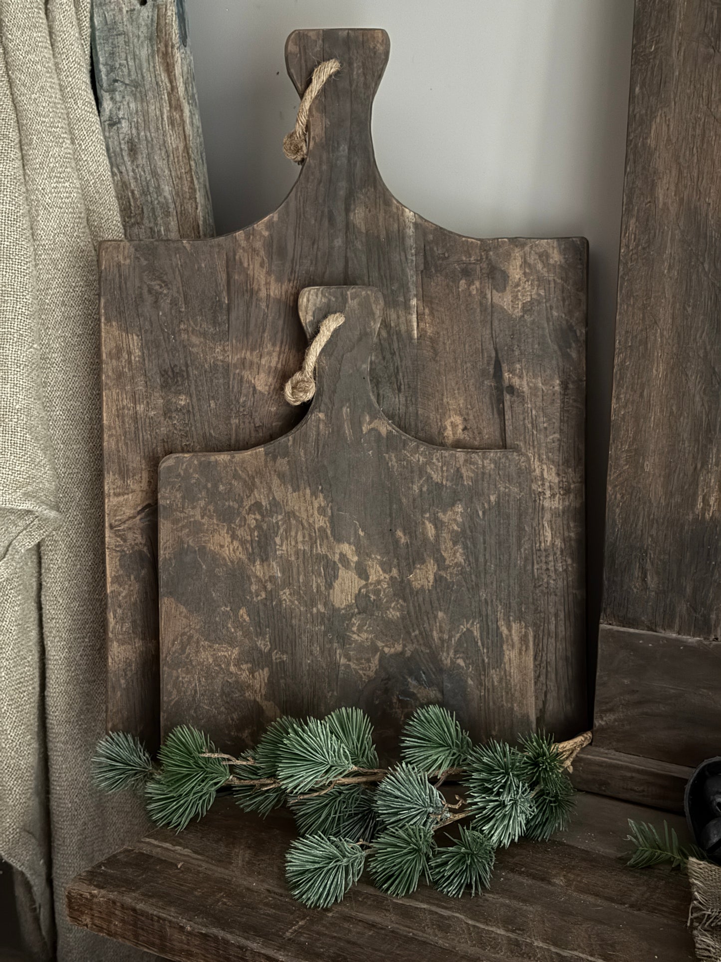 Bread board from Aura Peeperkorn, available in 2 sizes