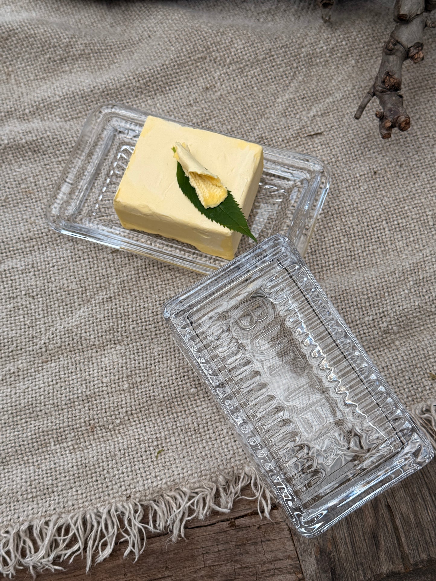 Botervloot van bewerkt glas – Butter