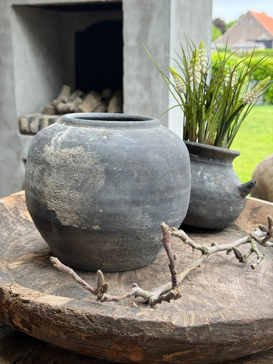 Chinese pot by Aura Peeperkorn (LH02)