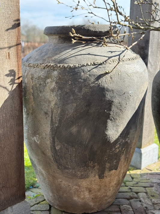 Authentic water jug (D)