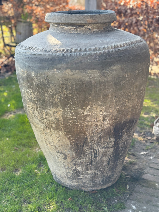 Authentic water jug (F)