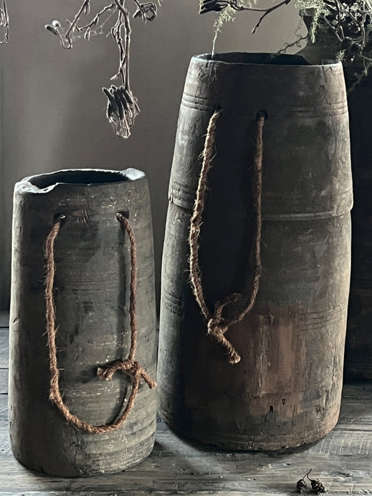 Old unique Nepalese pot, M and L, Aura Peeperkorn