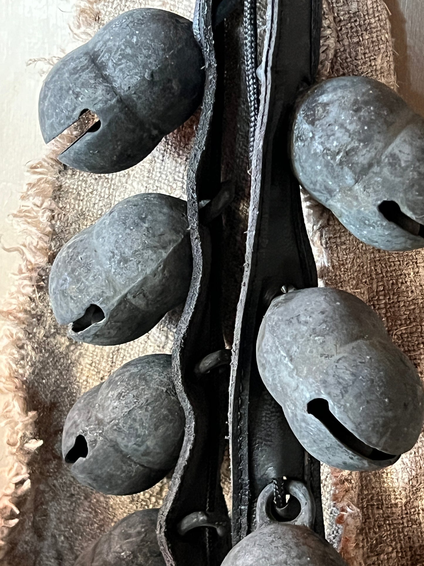 Camel bells, size M, Aura Peeperkorn