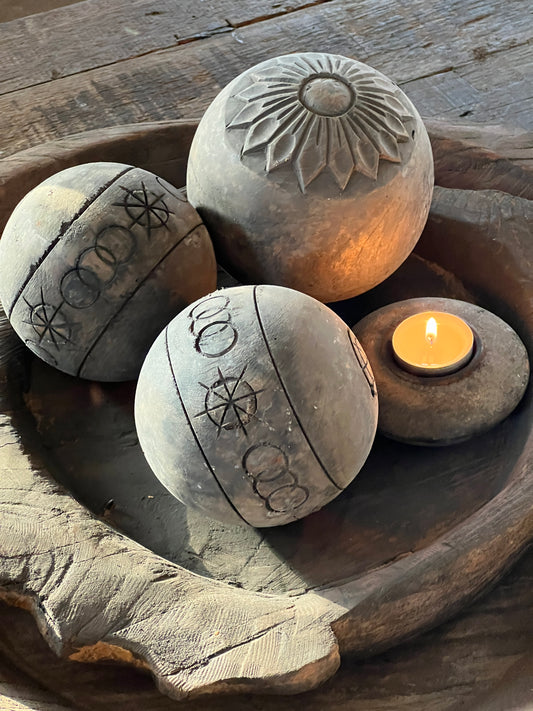 Wooden decoration ball, size L, Aura Peeperkorn