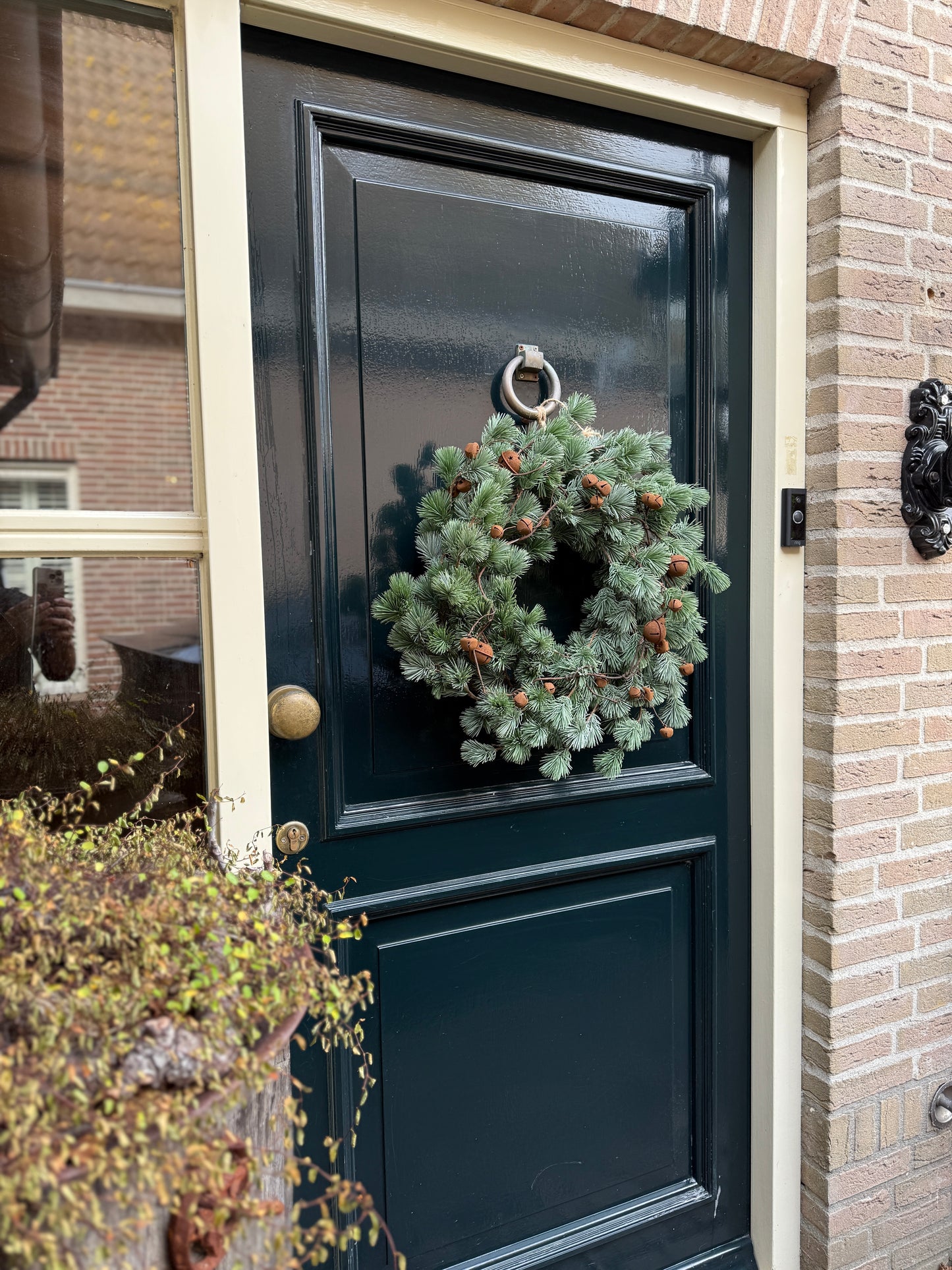 Larch Wreath with Rusted Bells – Artificial | ca. 50–65 cm