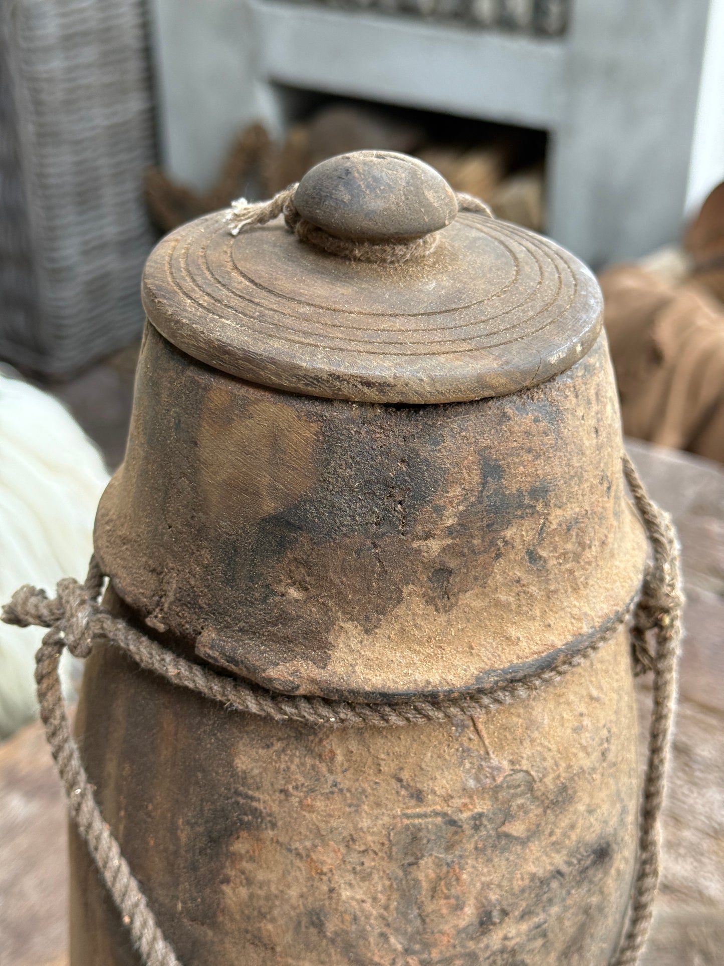 Old Nepalese pot with lid (LH11)