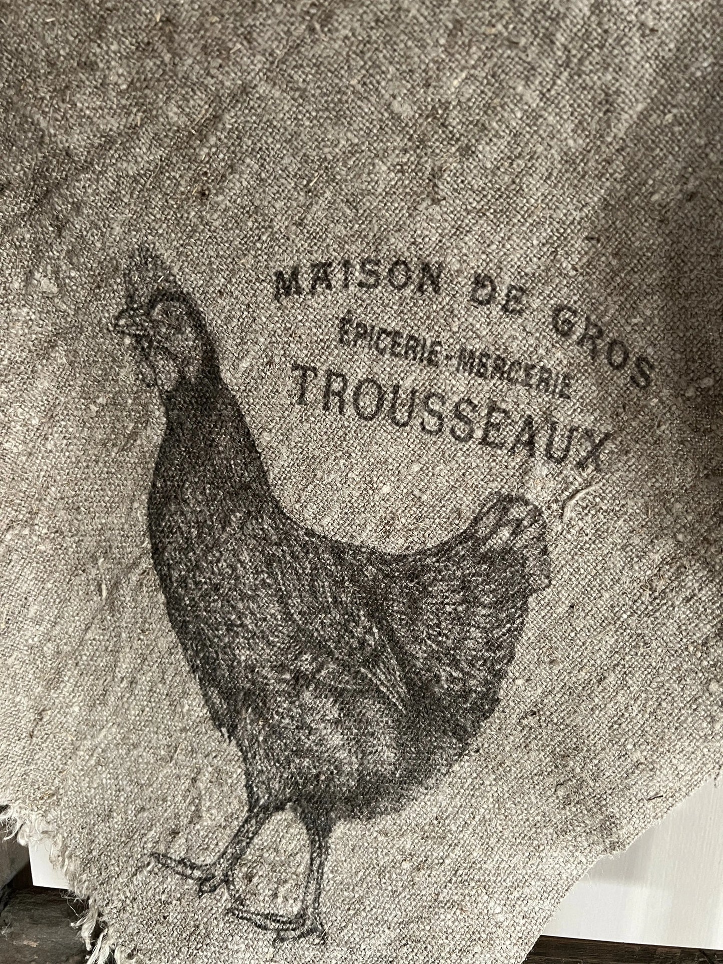 Schäbiges Huhn aus Stoff
