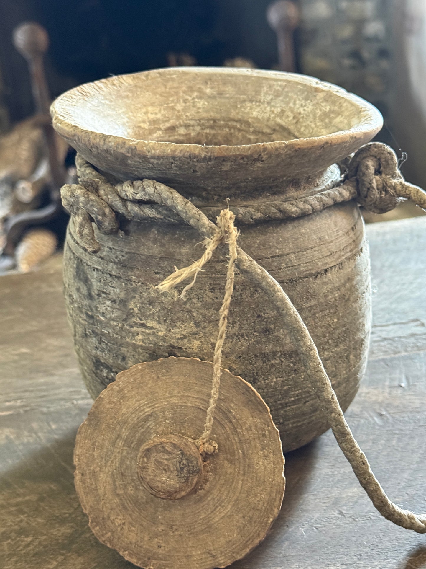 Oude Nepalese Pot met Deksel (C1)