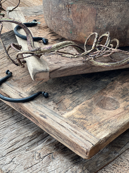 Wooden platform with iron handles, available in M and L