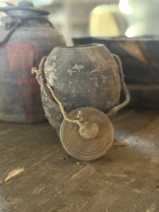 Old Nepalese pot with lid (LH12)