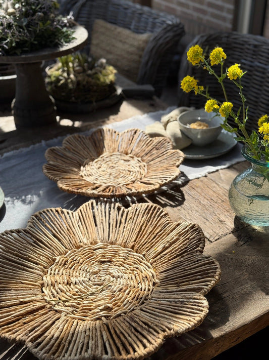 Low Flower Shaped Bowl – Braided Banana Leaf – 2 Sizes