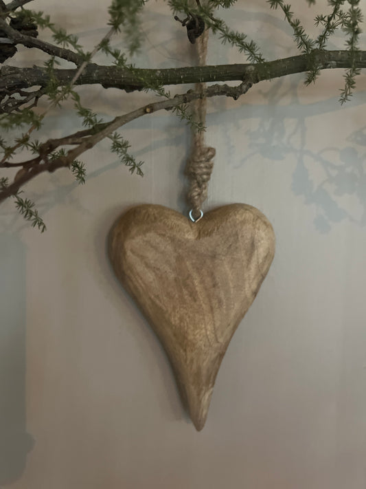 Wooden Heart on Sturdy Rope – Atmospheric Decoration