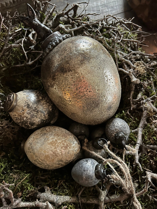 Ei, Schwarz, Gold und ein Hauch von Silber