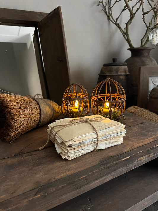 Rust Egg on foot, available in S and M