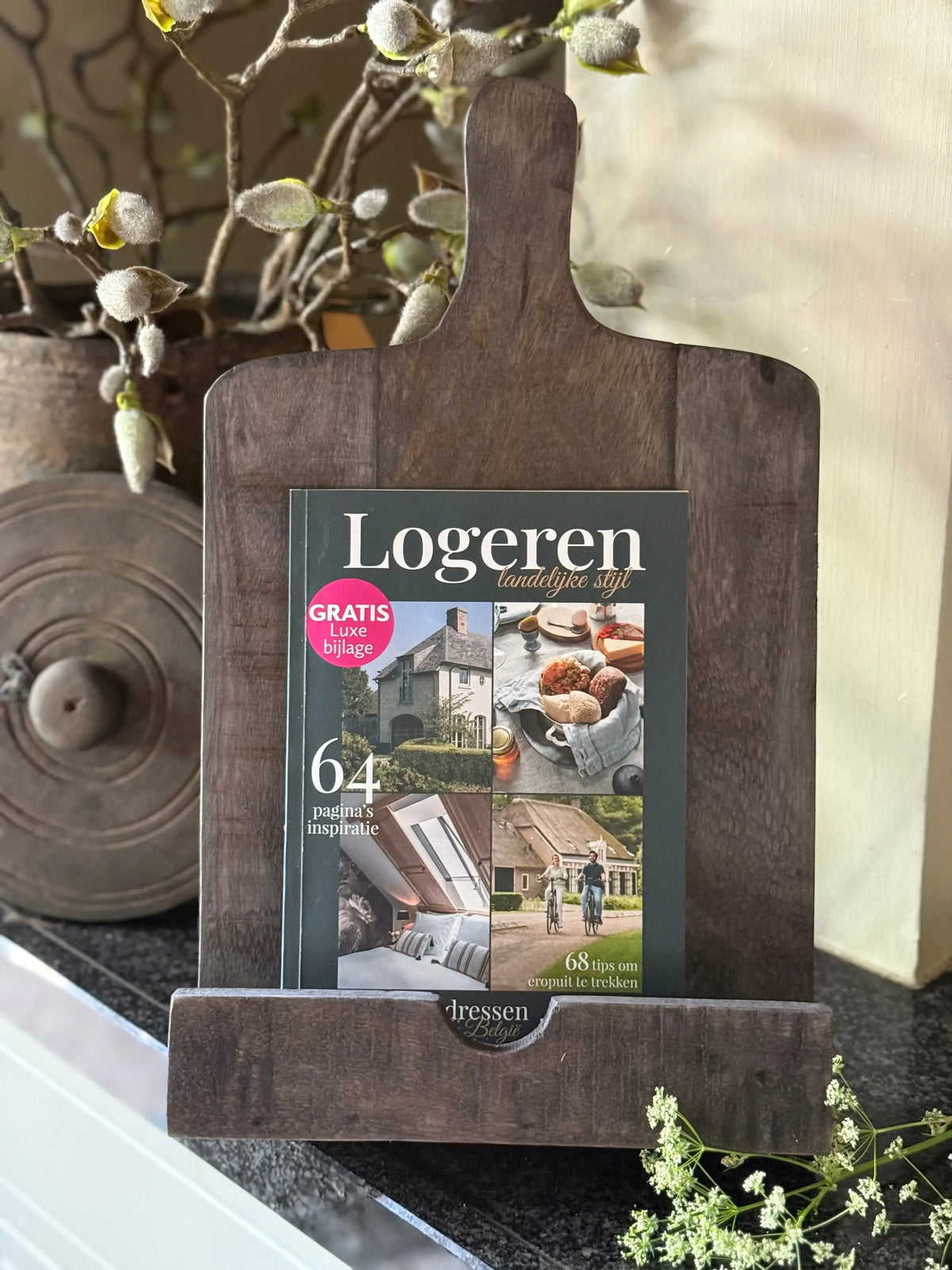 Boekenstandaard- Verkrijgbaar in bruin of zwart hout