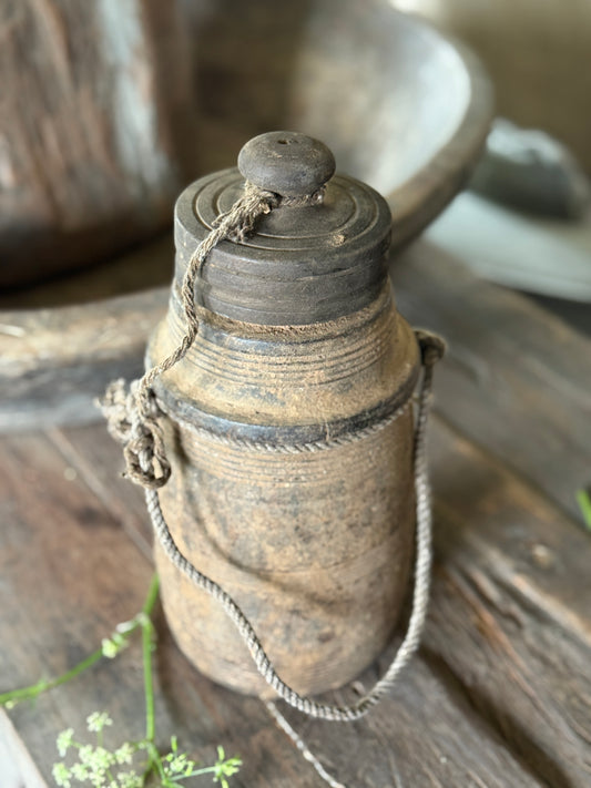 Nepalese pot with lid (B7)