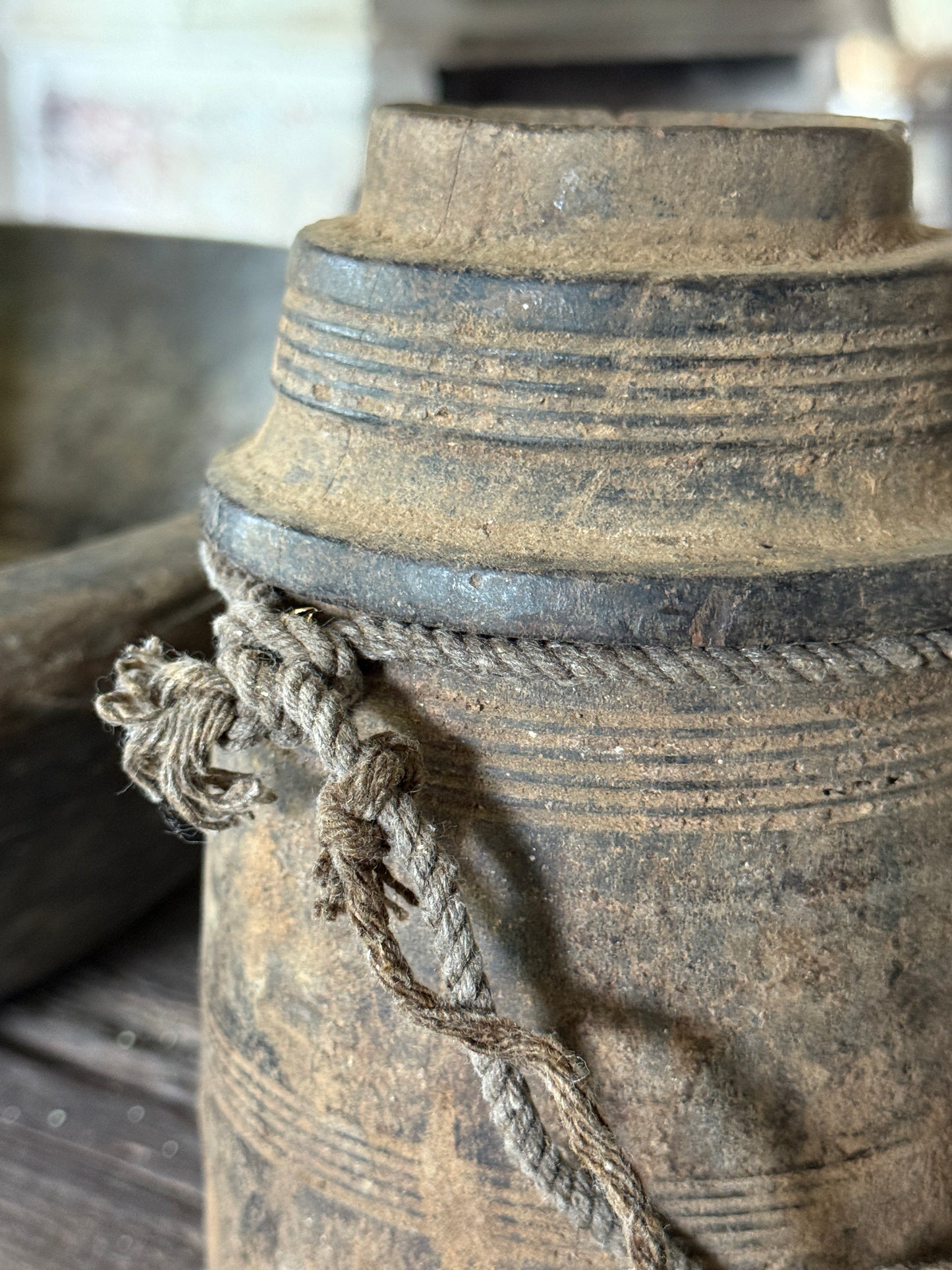 Nepalese pot with lid (B7)