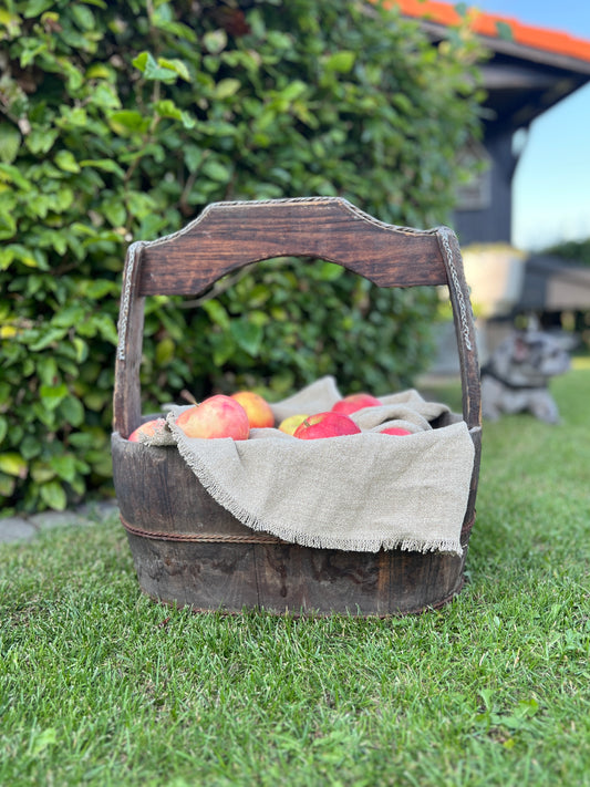 Old olive box with handle (02)