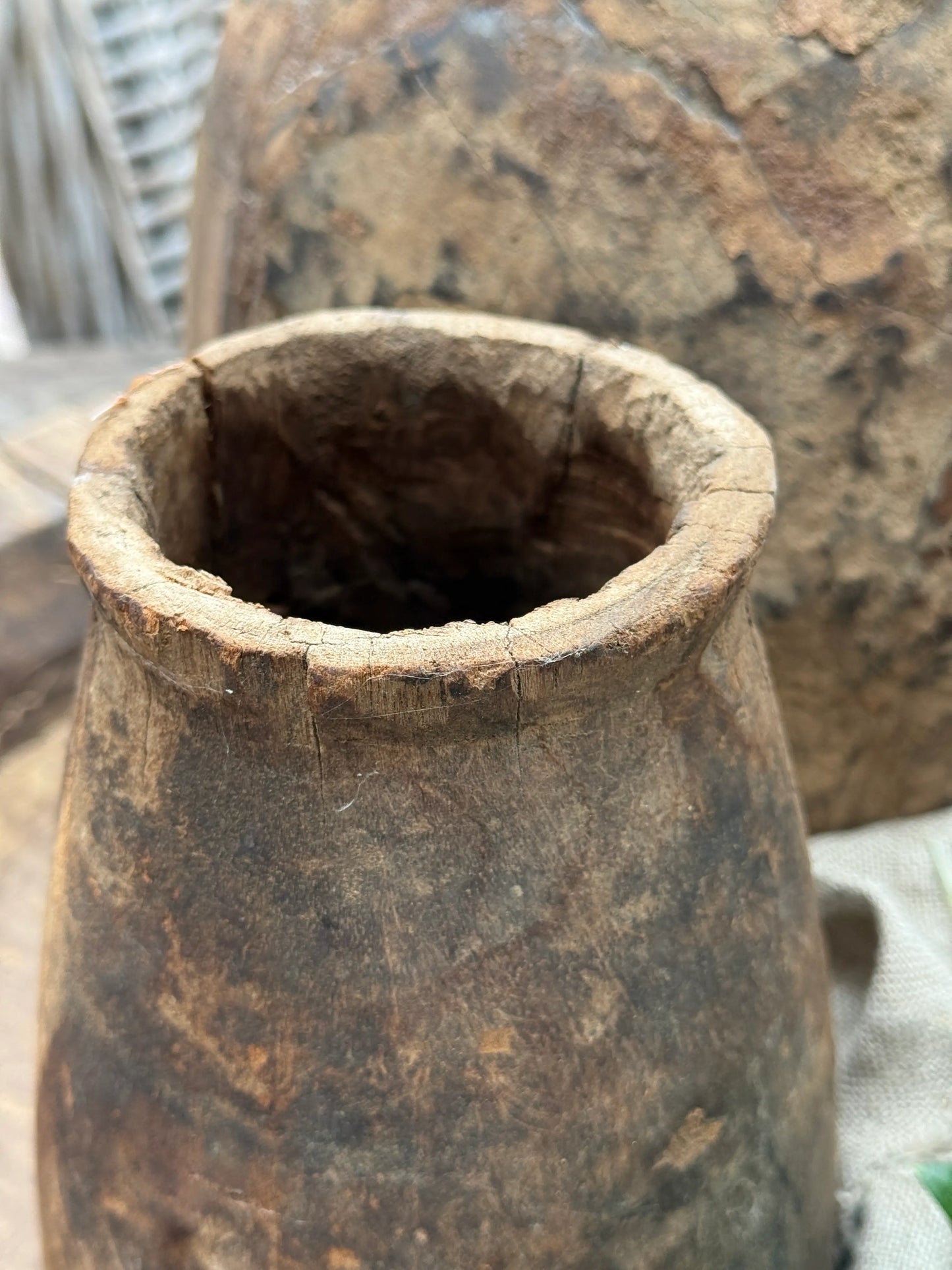 Nepalese pot (LHC1)