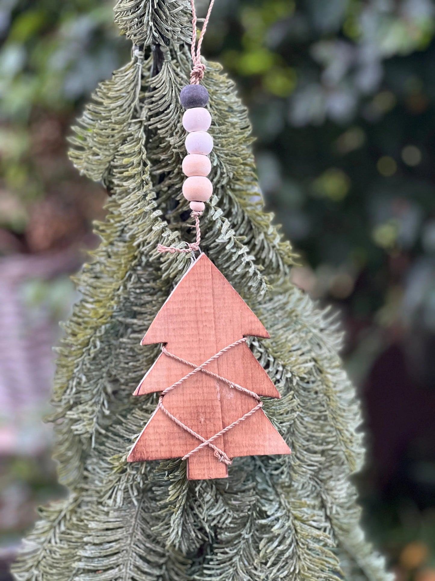 Weihnachtsanhänger Sternengel und Weihnachtsbaum
