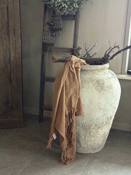 Authentic water jug (I)