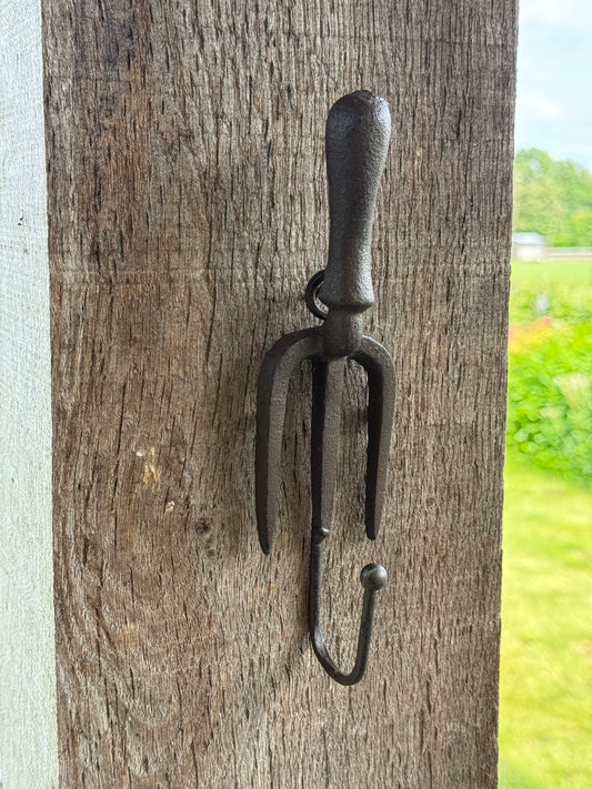 Wrought iron garden hook "Riek"