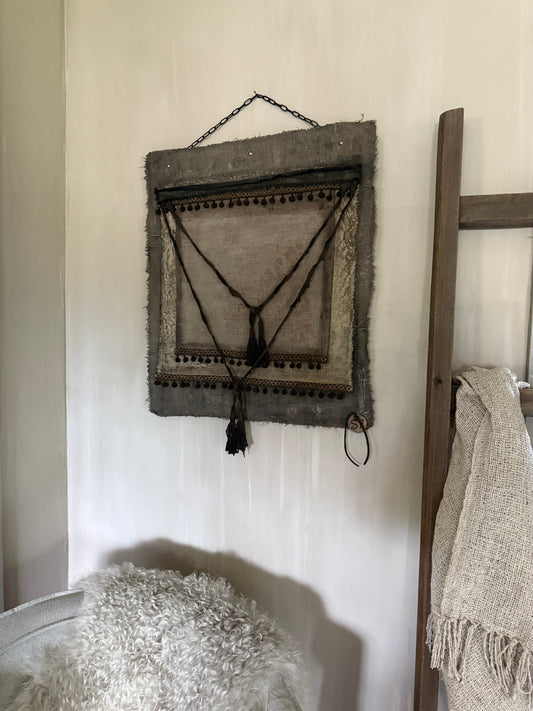 Chalk cloth with ribbon, lace and painting techniques made by San7