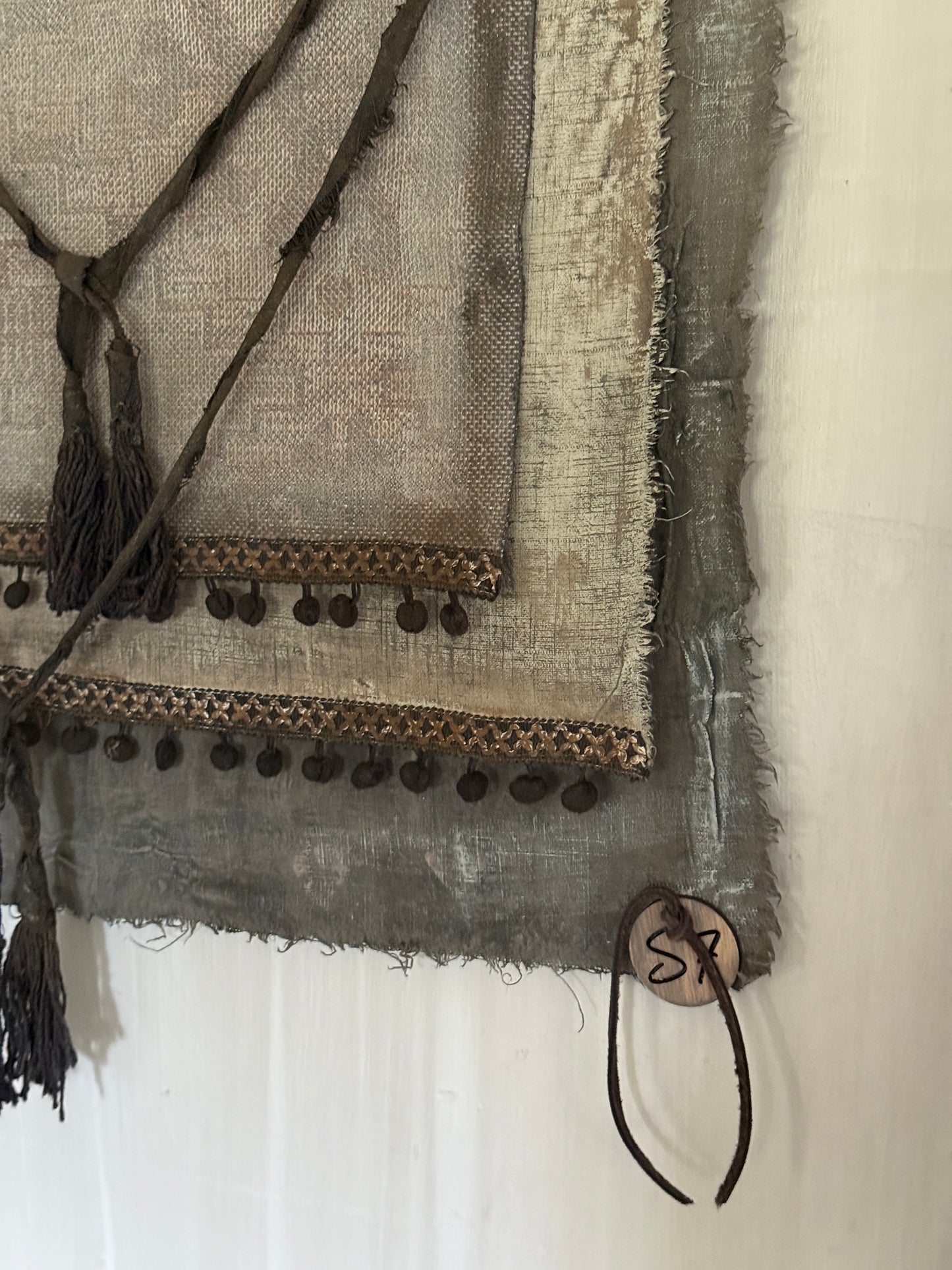 Chalk cloth with ribbon, lace and painting techniques made by San7