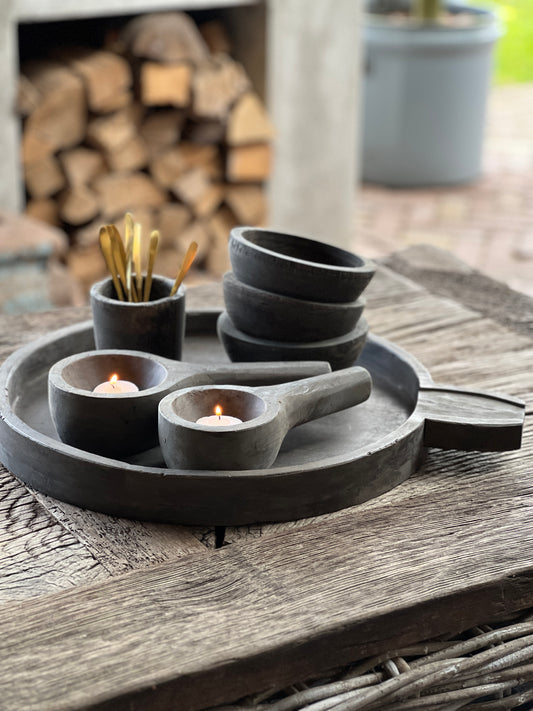 Scale with ear, grayed