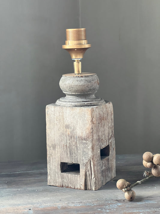 Table lamp old stair baluster, Aura Peeperkorn (03)