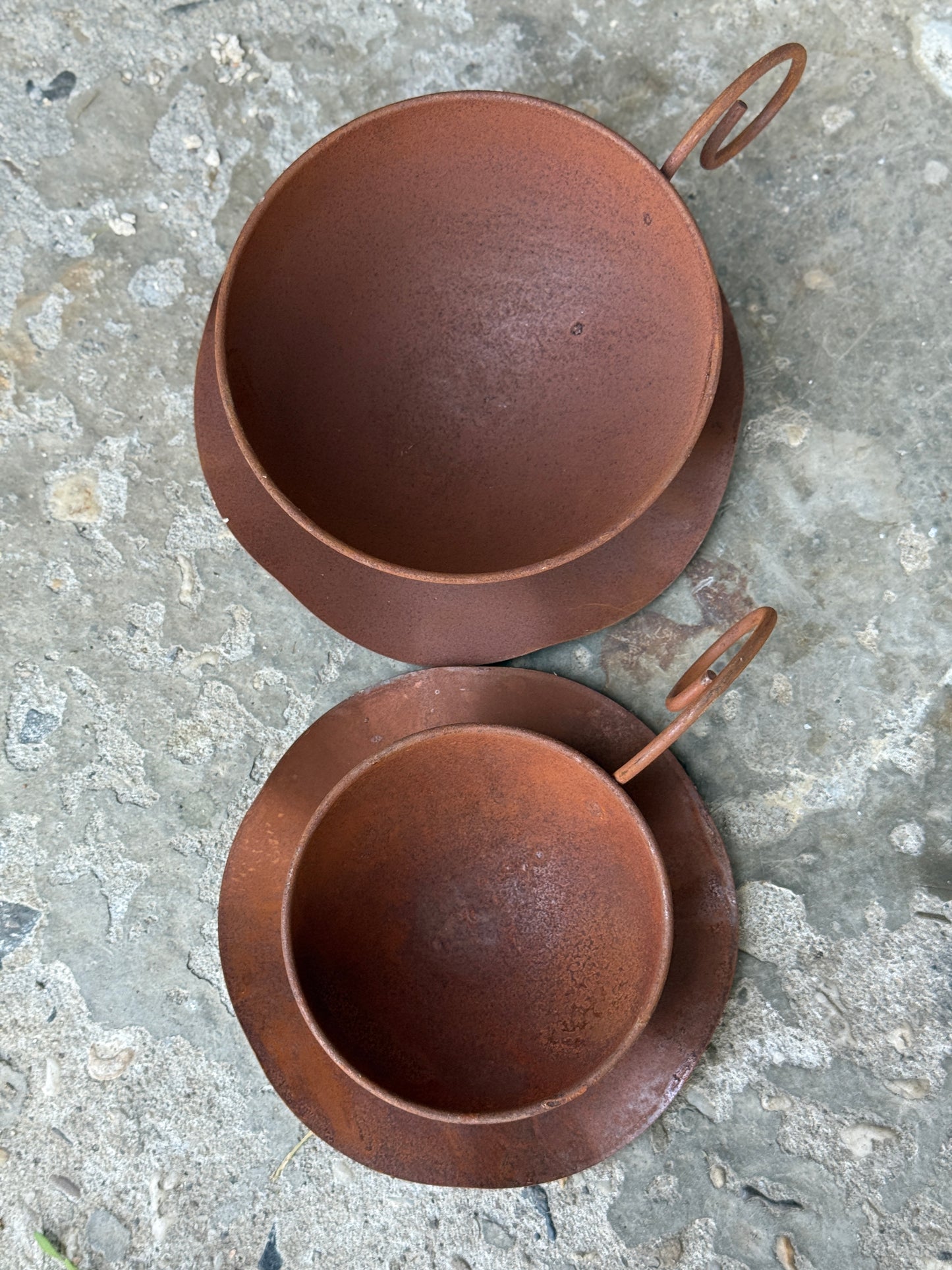Cup and saucer - Set of 2 pieces - rusted metal