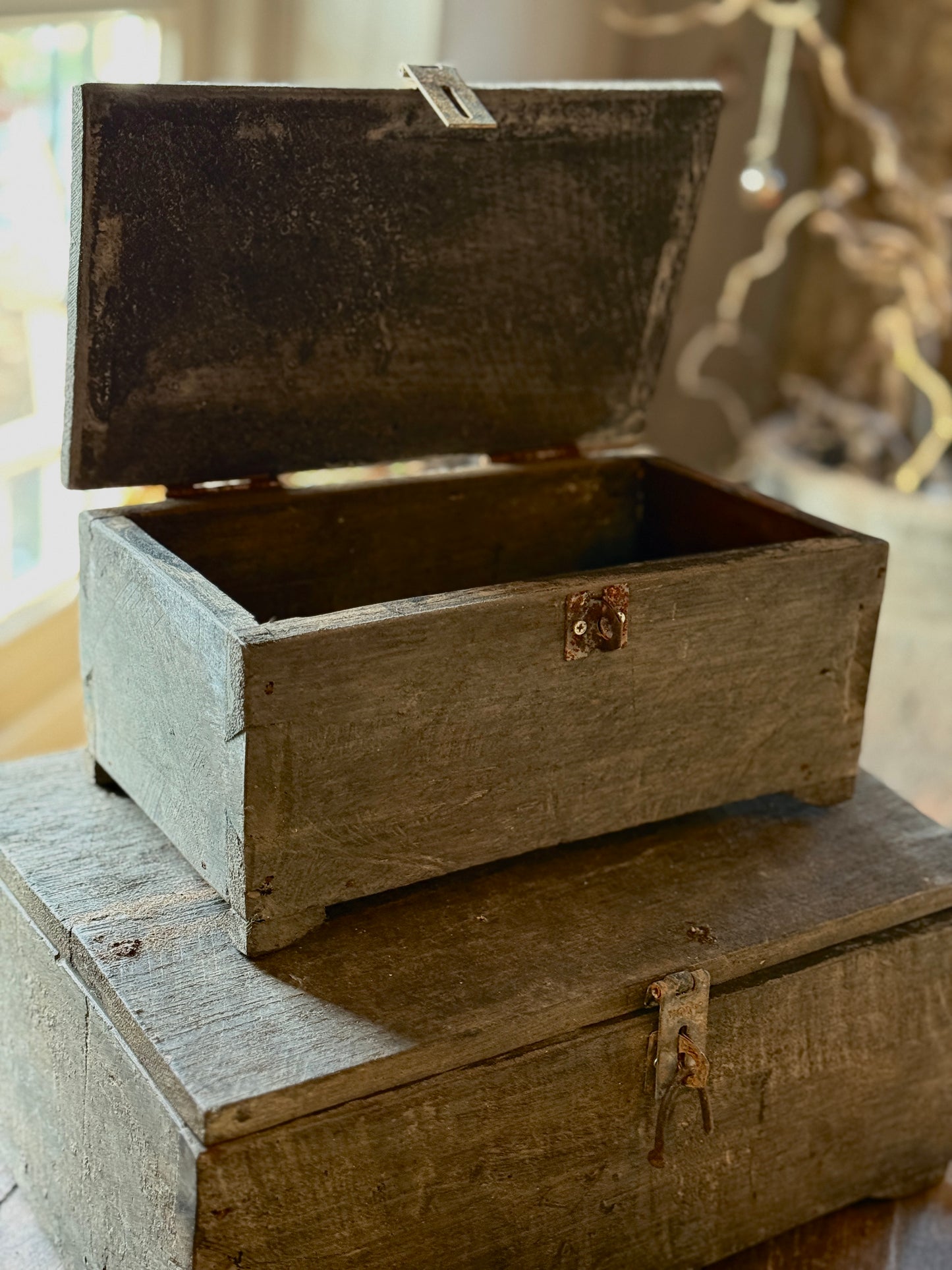Wooden box Aura Peeperkorn – sturdy and rustic