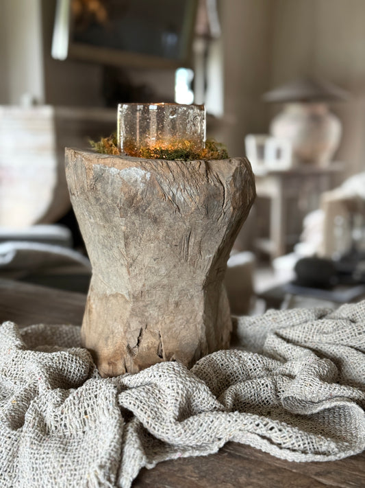 Oude Houten Vijzel – India, linker op de afbeelding.