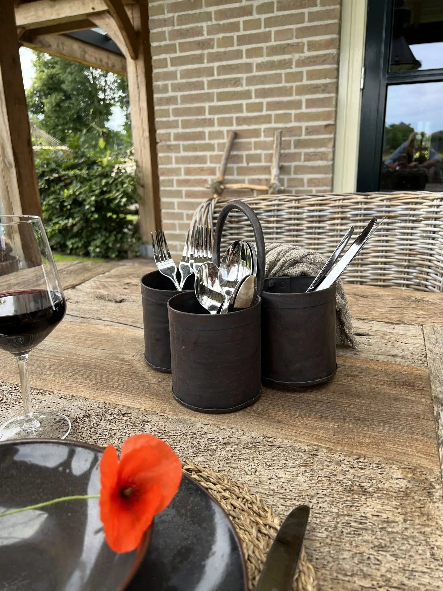 Iron bottle holder with handle, (4 compartments)