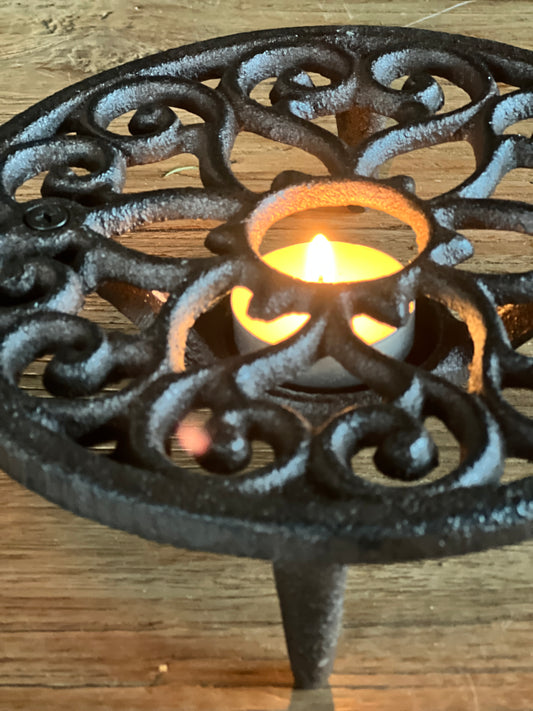 Wrought iron warming plate round