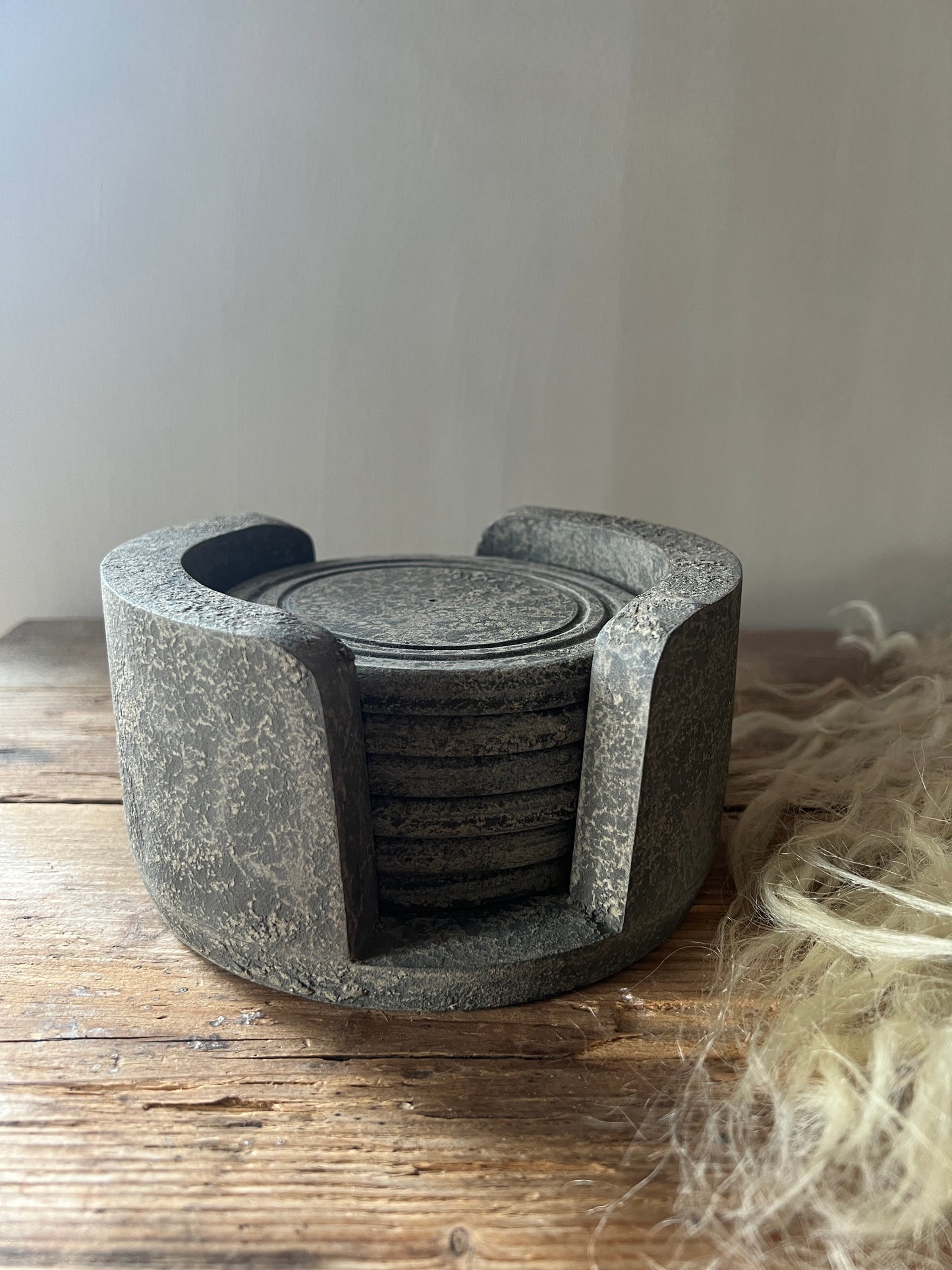 Coasters in holder 6pcs